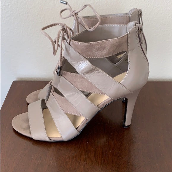 Lace up 3” grey heels - Picture 4 of 4